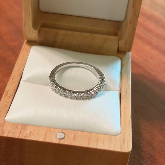 BRAND NEW never worn Brilliant Earth Lab Diamond Wedding Band Size 7.5
